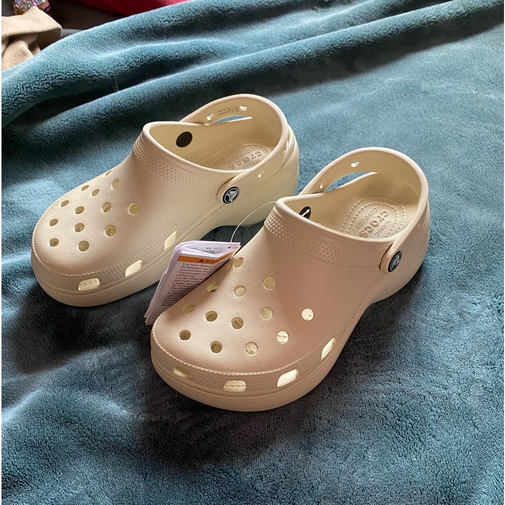 NWT Platform Crocs